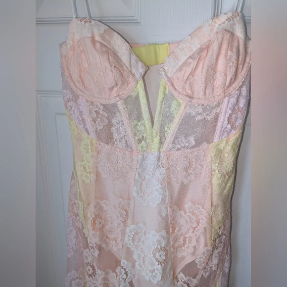 For Love & Lemons Blossom Maxi Dress In Color Multi. Size XS - Picture 5 of 8